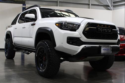 Super White 2017 Toyota Tacoma Base