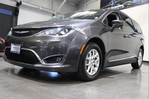 2020 Chrysler Pacifica Touring L