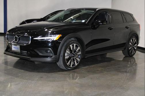 2021 Volvo V60 Cross Country T5