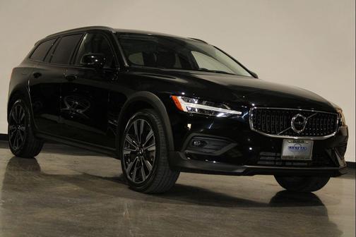 2021 Volvo V60 Cross Country T5