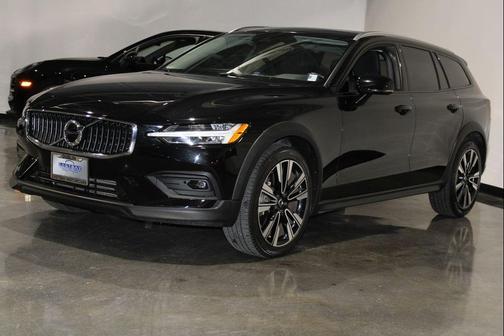 2021 Volvo V60 Cross Country T5