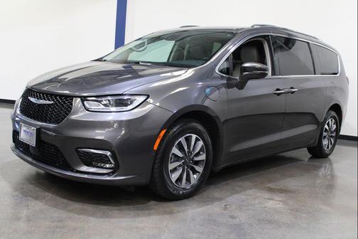 Granite Crystal Metallic Clearcoat 2021 Chrysler Pacifica Hybrid Touring L