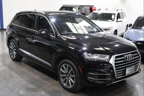 Orca Black Metallic 2017 Audi Q7 3.0T Premium