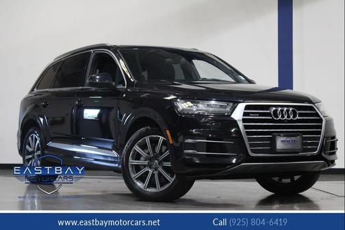 Orca Black Metallic 2017 Audi Q7 3.0T Premium