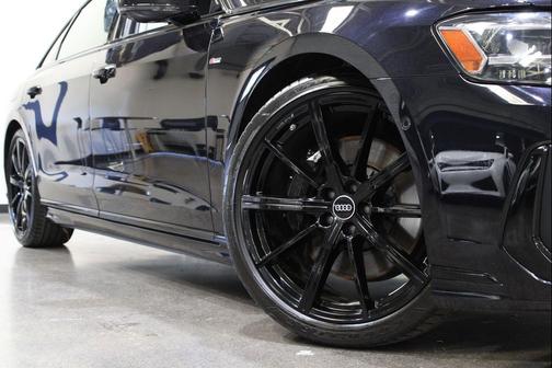 Sebring Black Crystal Effect 2024 Audi A8 L 55 TFSI quattro Tiptronic
