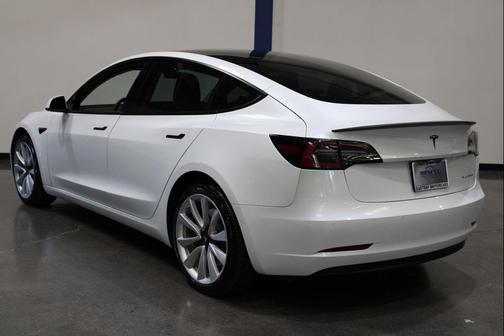 Pearl White Multi-Coat 2019 Tesla Model 3 Long Range