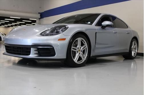 2018 Porsche Panamera 4