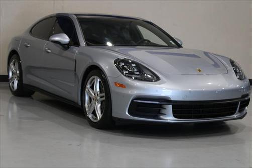 2018 Porsche Panamera 4