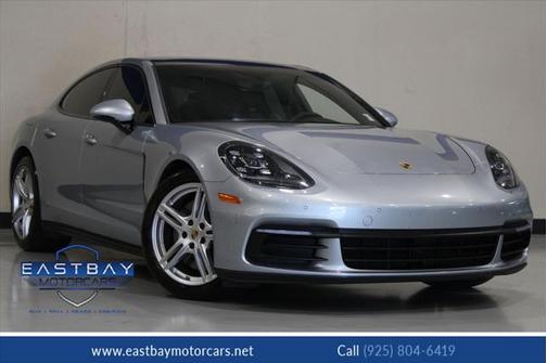 2018 Porsche Panamera 4