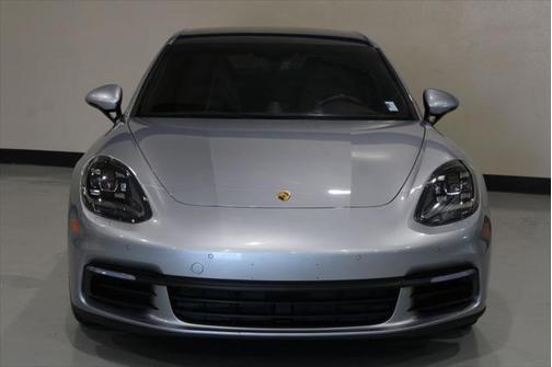 2018 Porsche Panamera 4