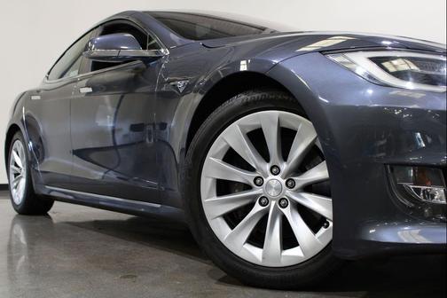 2017 Tesla Model S 75D