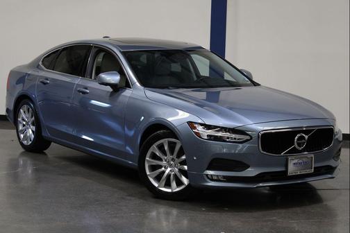 Mussel Blue Metallic 2017 Volvo S90 T6 Momentum