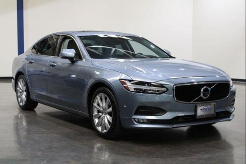 Mussel Blue Metallic 2017 Volvo S90 T6 Momentum