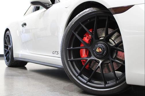 Chalk 2019 Porsche 911 Carrera GTS