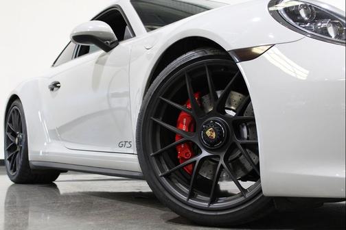 2019 Porsche 911 Carrera GTS