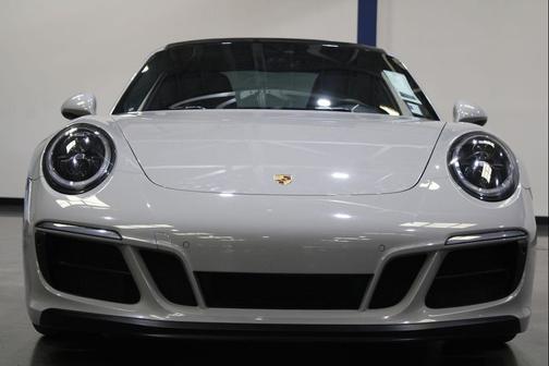 Chalk 2019 Porsche 911 Carrera GTS