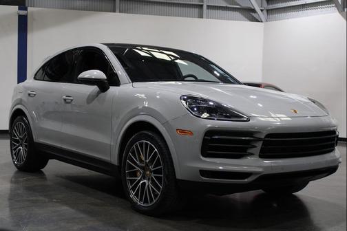 Gray 2022 Porsche Cayenne Platinum Edition