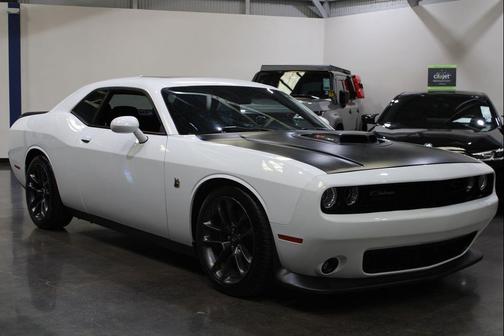 White Knuckle Clearcoat 2022 Dodge Challenger R/T Scat Pack