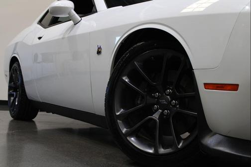 White Knuckle Clearcoat 2022 Dodge Challenger R/T Scat Pack