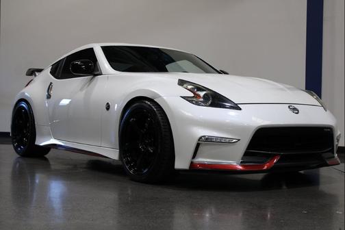 Pearl White 2019 Nissan 370Z NISMO