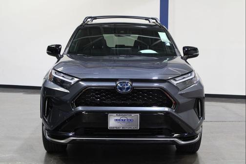 Blizzard Pearl/Midnight Black Metallic 2022 Toyota RAV4 Prime XSE