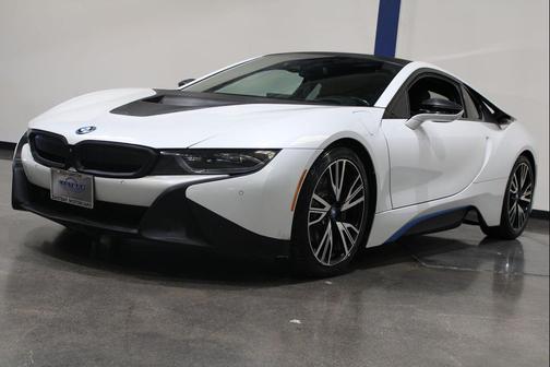 Crystal White Pearl 2017 BMW i8 Base