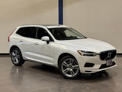 Crystal White 2018 Volvo XC60 T6 Momentum