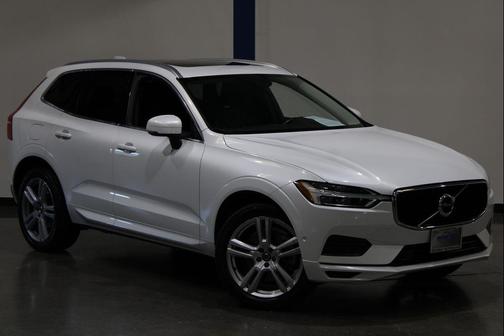 Crystal White 2018 Volvo XC60 T6 Momentum
