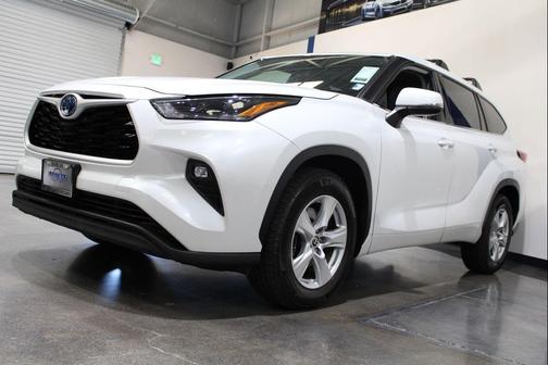 2022 Toyota Highlander Hybrid LE