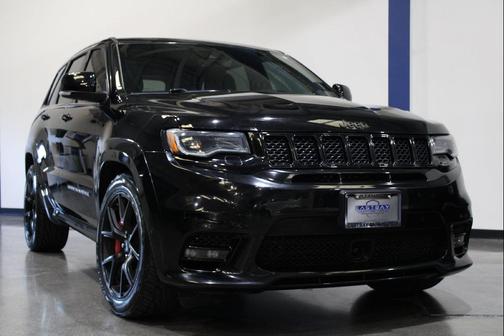 Diamond Black Crystal Pearlcoat 2018 Jeep Grand Cherokee SRT