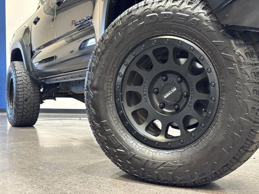 Midnight Black Metallic 2021 Toyota Tacoma SR5