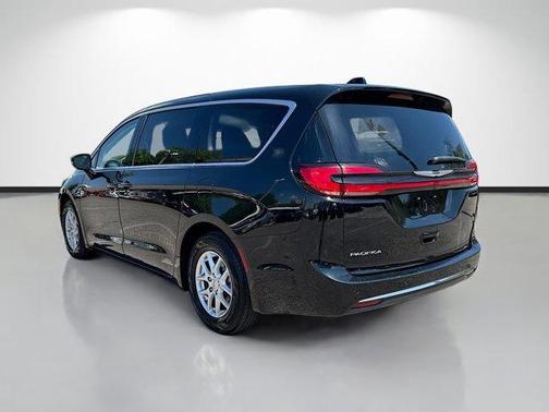 Diamond Black 2024 Chrysler Pacifica Touring-L