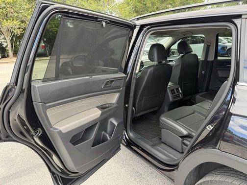 2023 Volkswagen Atlas 3.6L SE w/Technology