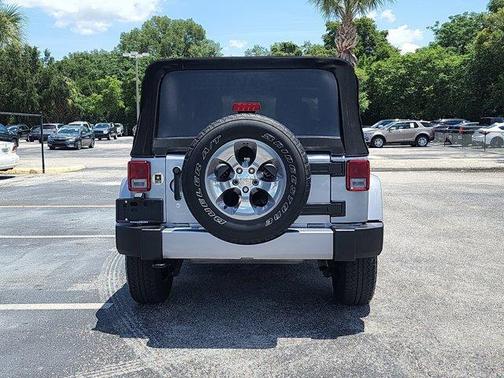 Photo 5 of 21 of 2016 Jeep Wrangler Sahara