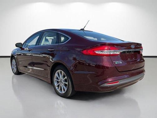 2017 Ford Fusion Energi SE Luxury