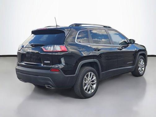 2022 Jeep Cherokee Latitude Lux