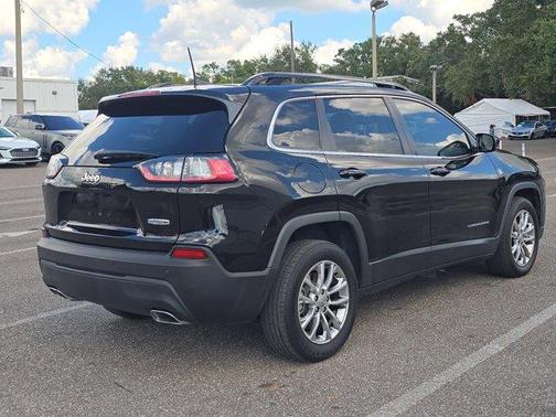 2022 Jeep Cherokee Latitude Lux