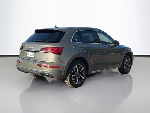 2024 Audi Q5 45 S line quattro Premium
