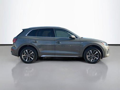 2024 Audi Q5 45 S line quattro Premium
