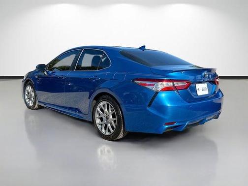 Blue Streak Metallic 2020 Toyota Camry SE