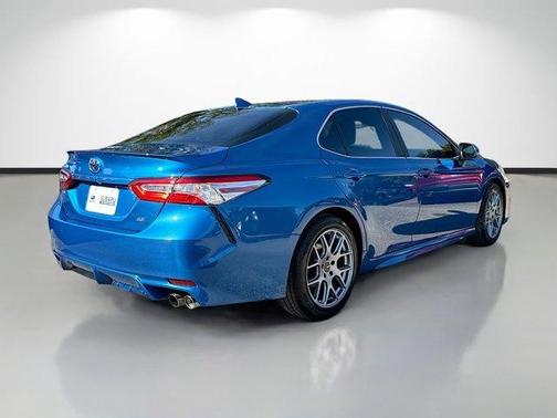 Blue Streak Metallic 2020 Toyota Camry SE