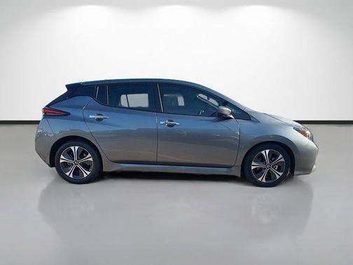 2022 Nissan Leaf SV