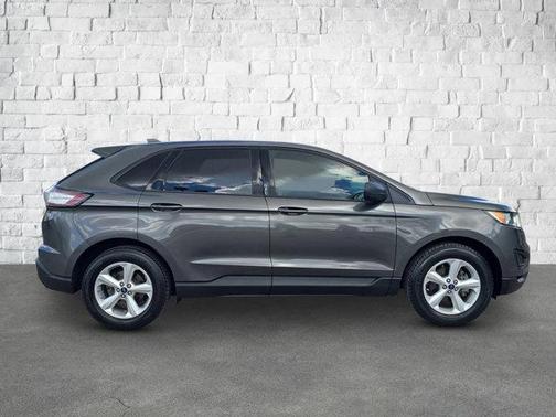 2017 Ford Edge SE