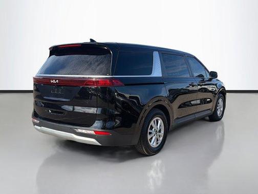 2023 Kia Carnival LX