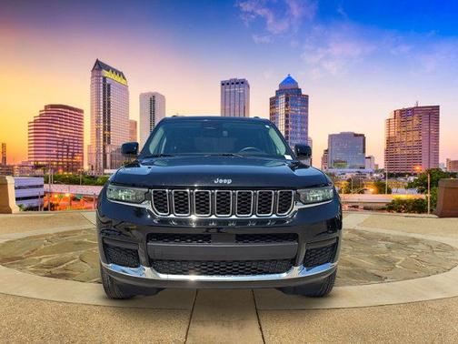 2022 Jeep Grand Cherokee L Laredo