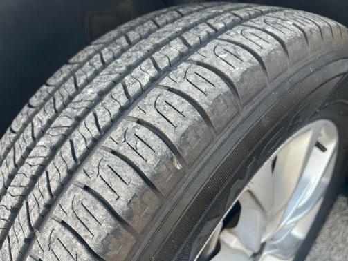 Ebony Black 2022 Kia Telluride LX