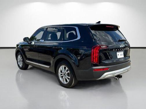 Ebony Black 2022 Kia Telluride LX