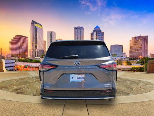 2021 Toyota Sienna Limited