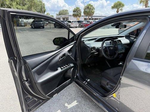 2019 Toyota Prius LE