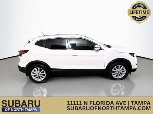 White 2022 Nissan Rogue Sport SV